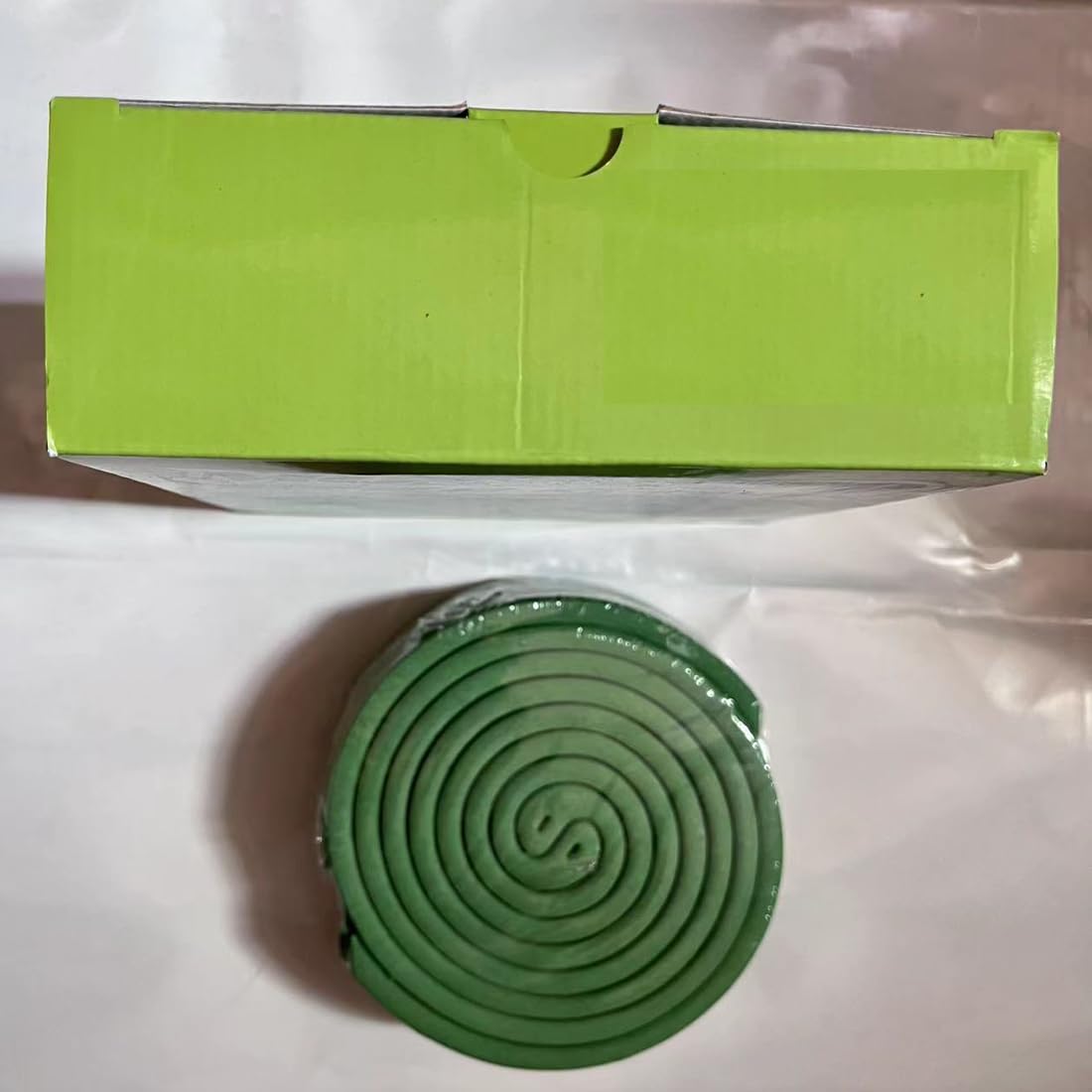 SEEKDIT safe for patios, pools, and campsites, DEET-free and pet-friendly.