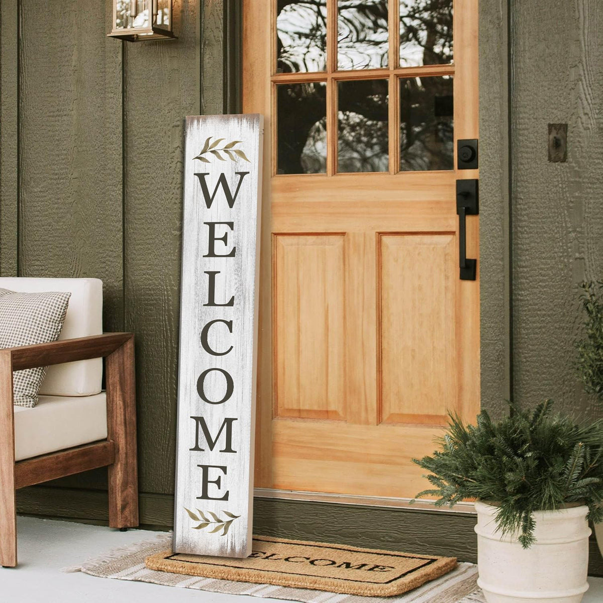 Seimip retro white welcome sign closeup highlights grain texture and craftsmanship