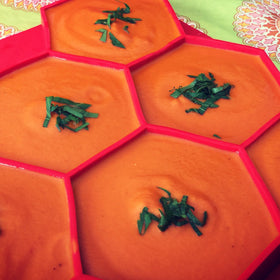Shape+Store Burger Master nonstick tray releases patties smoothly, frozen or thawed.