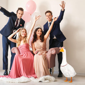 Shyyween lawn geese cosplay for sunny garden photoshoots