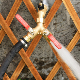 SIGURANTA in use during outdoor cleaning with dual flow capability.