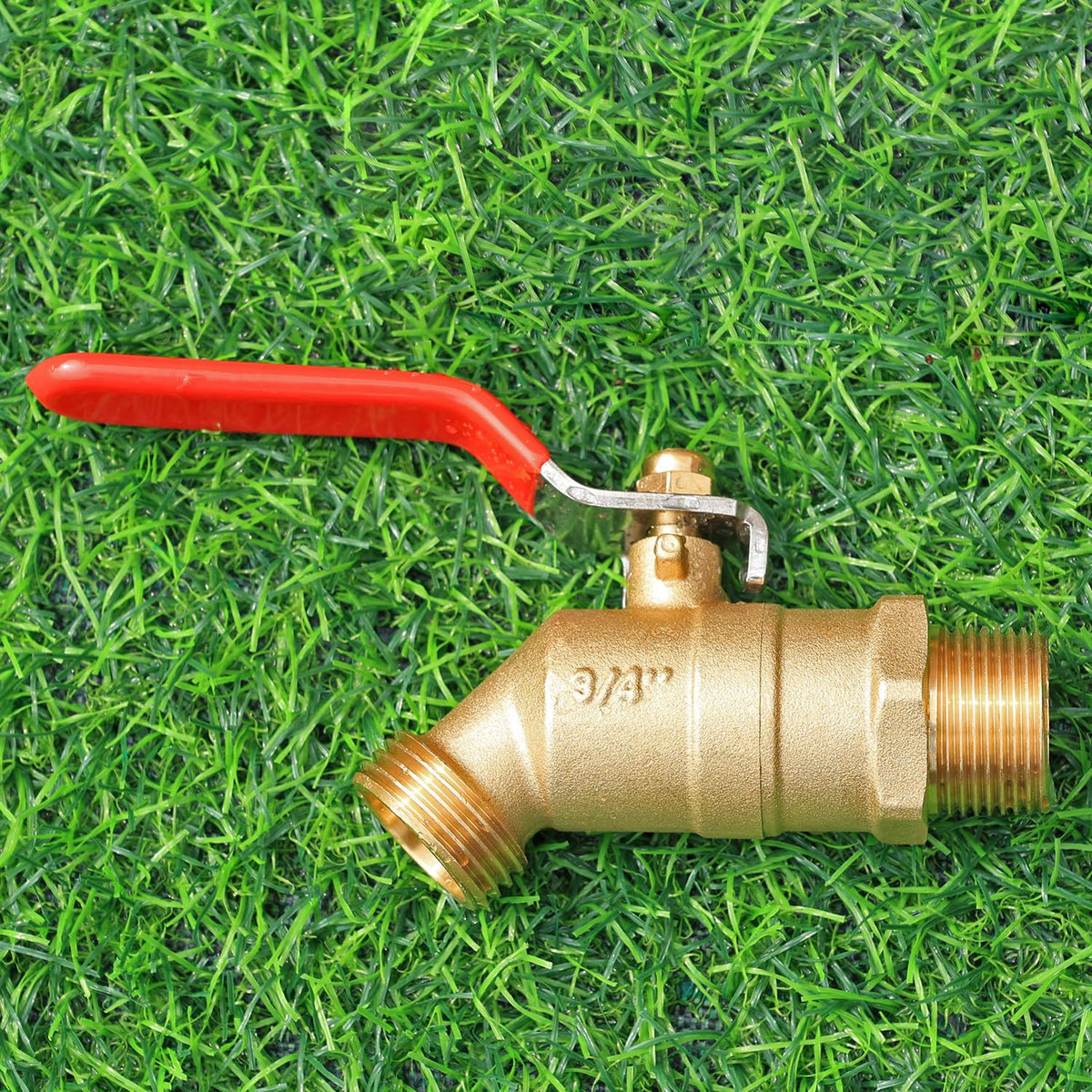 SIGURANTA outdoor faucet in action, reliable for hoses and irrigation