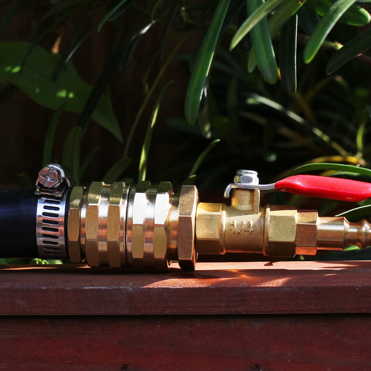 SIGURANTA seals with included tape and washers for leak-free assembly.