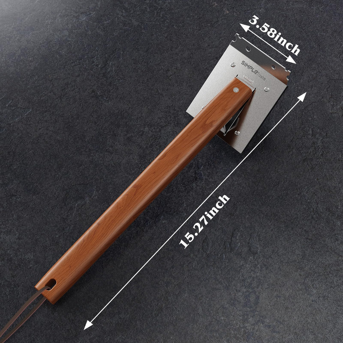 SimpleTASTE reinforced wooden handle offers strong grip and durability.