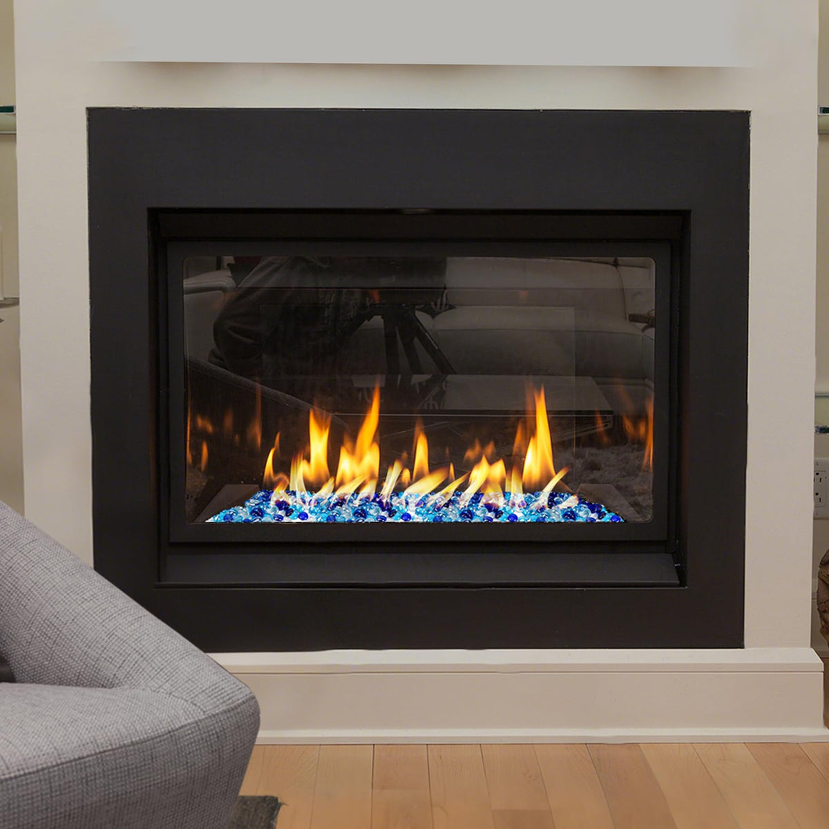 Skyflame beads create a warm glow for nighttime ambience