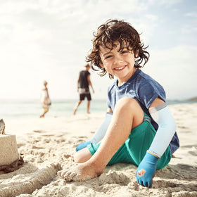 SLARMOR kids gardening gloves palm detail; anti-slip latex foam coating for better grip.