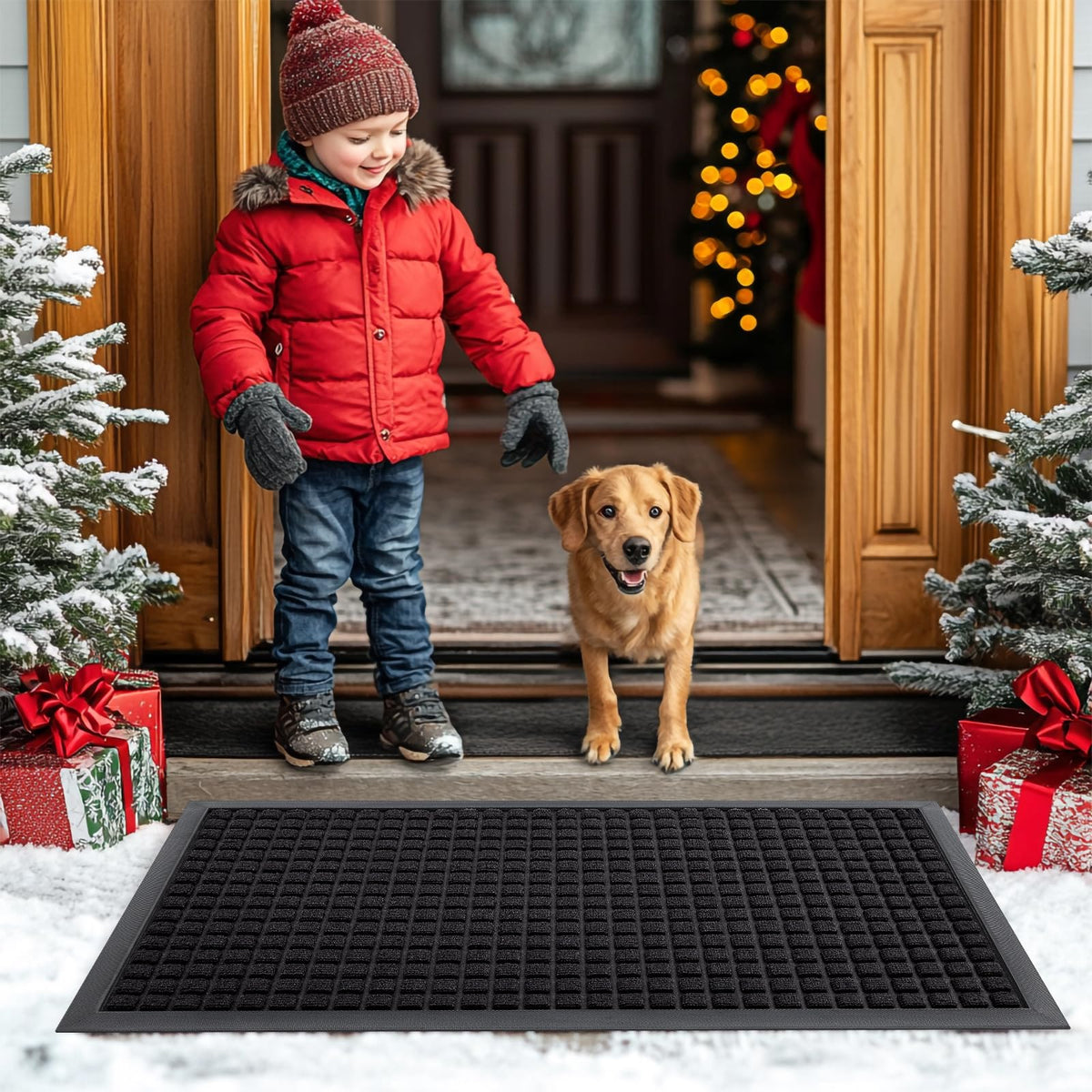 Smiry black entrance mat adds a modern look while withstanding weather