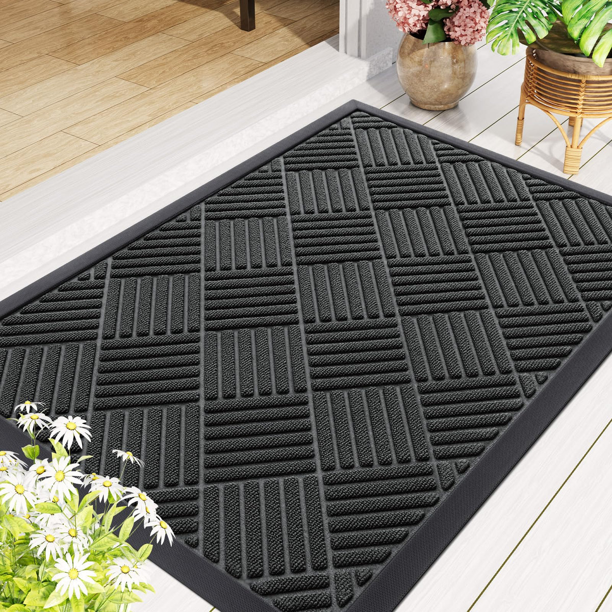 Smiry front door mat keeps floors drier and cleaner for longer.