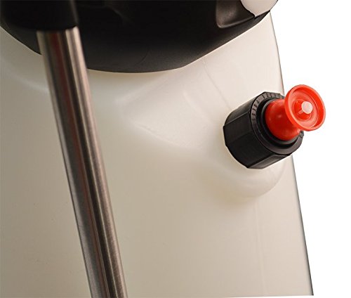 The 190447 bleach sprayer shows nozzle options for versatile cleaning and precise control.