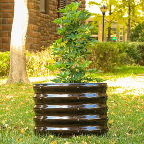 SnugNiture raised garden bed round, rubber edging closeup, safety and comfort during gardening