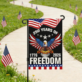 Snungee durable fade-resistant garden flag for year-round use.