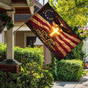 Snungee Fourth of July decor flag adds festive yard atmosphere.