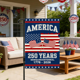 Snungee USA flag with fade-resistant colors for year-round pride.