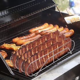 SOLIGT rib rack makes crowd-friendly cooking easier for family gatherings.