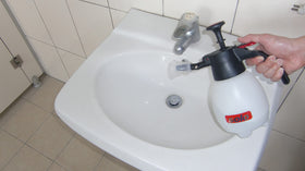 Solo 418 sprayer ideal for garden cleaning and degreasing.