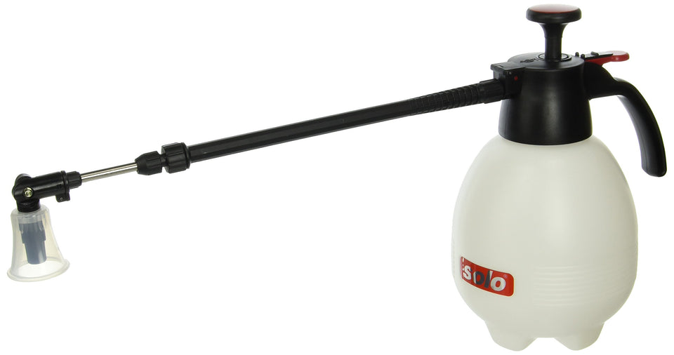 SOLO 420 telescoping wand extended for comfortable ground-level spraying