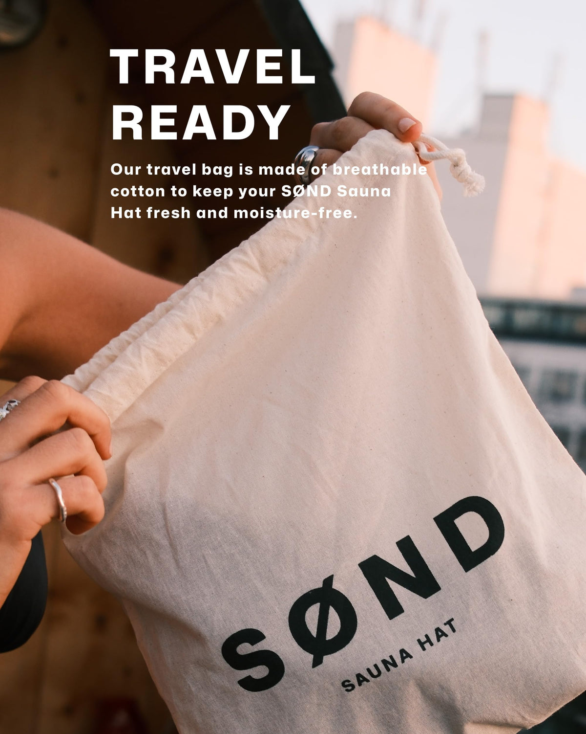 SØND one-size adjustable fit rolls to cover ears easily.