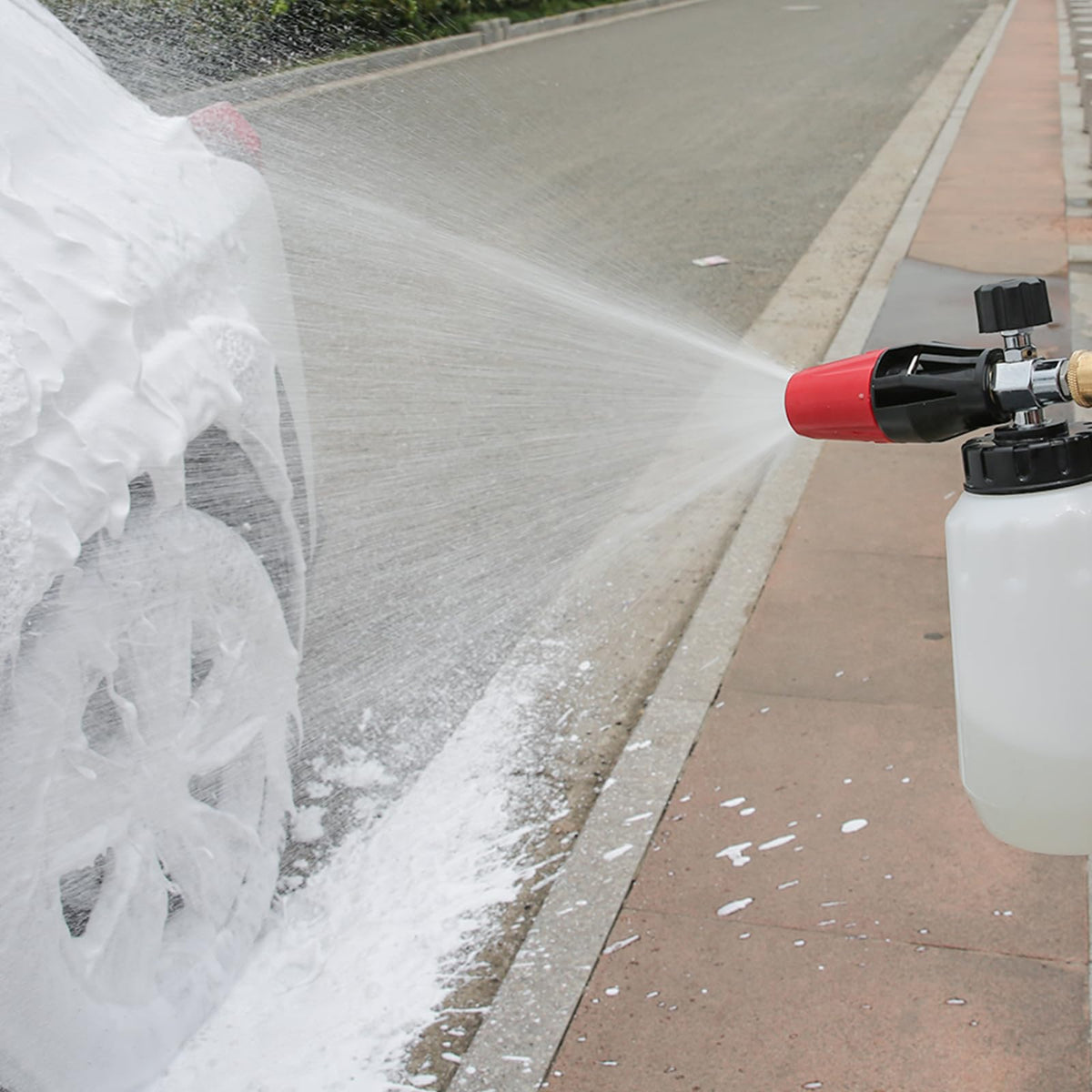 Sooprinse snow foam lance blanket covers surfaces for thorough washing.