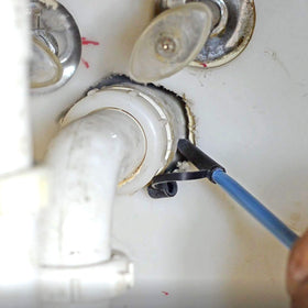 Southern Homewares powder duster cap protects against leaks when stored.