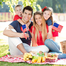 SPXKD American flag pattern mini flags add a cute patriotic touch.