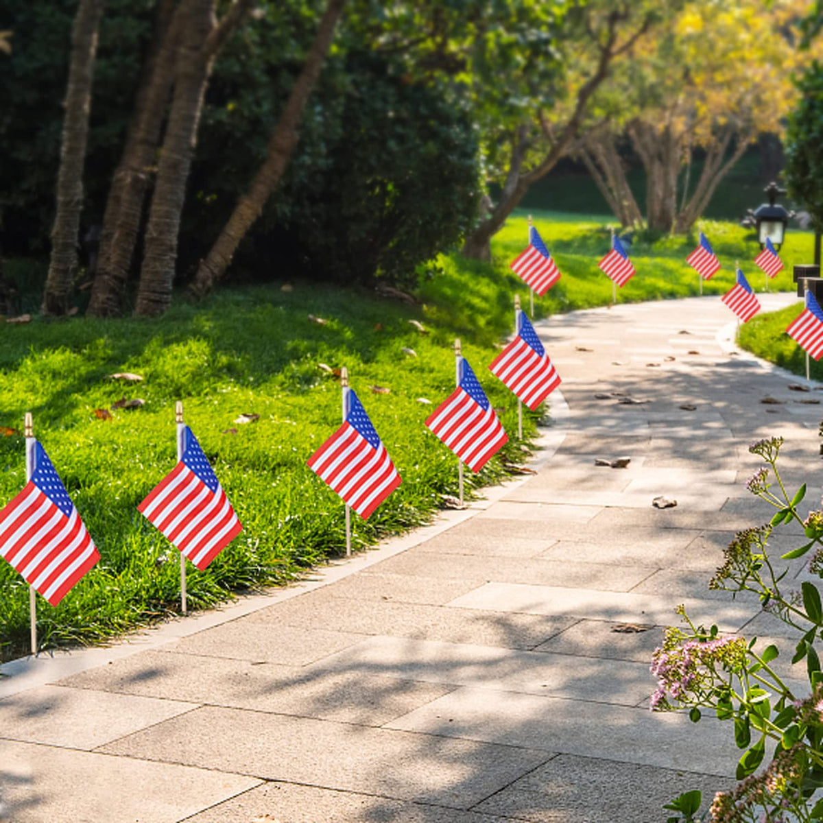 SPXKD tear-resistant, waterproof flags on sticks for outdoor Memorial Day displays.