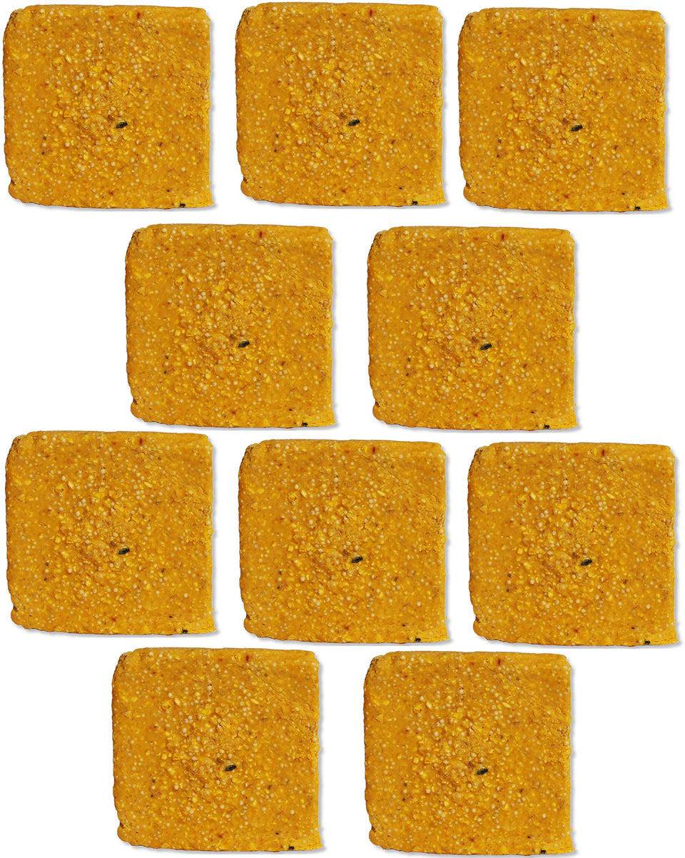 ST. ALBANS BAY SUET PLUS packaging and 11oz cakes for easy storage and quick feeding.