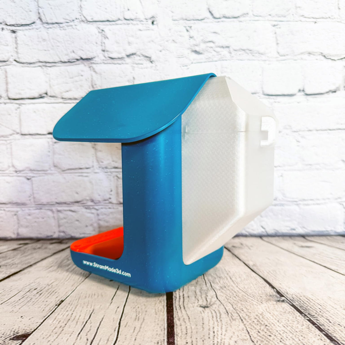 StramMade durable PETG construction resists sun and rain for year-round use.