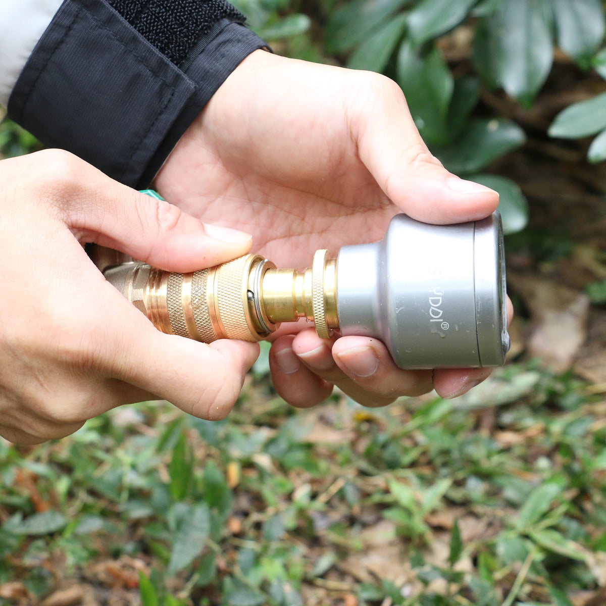 STYDDI quick-connect set provides six male and three female adapters for versatile hose hookups.