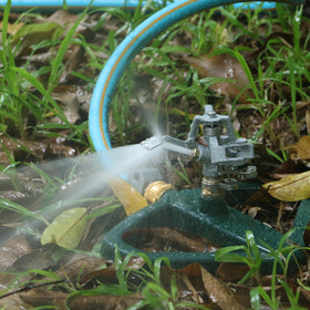 STYDDI quick-connect adapter simplifies setup for fast garden watering.