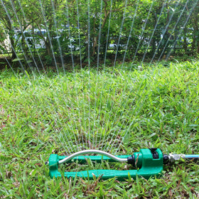 STYDDI Turbo Oscillating Sprinkler has a quick-connection adapter for easy setup.