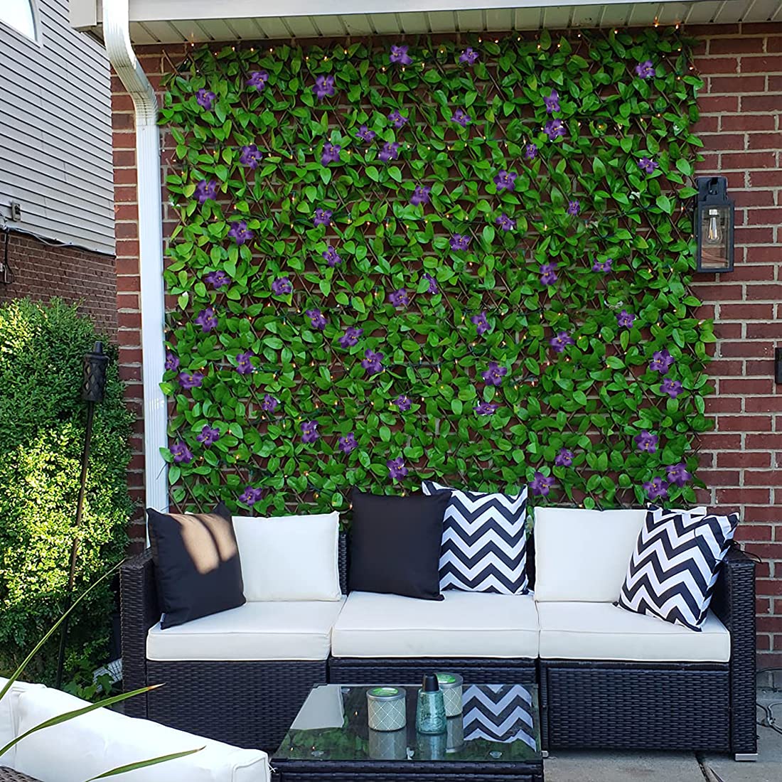 Sumery ivy fence installation with cable ties for quick mounting