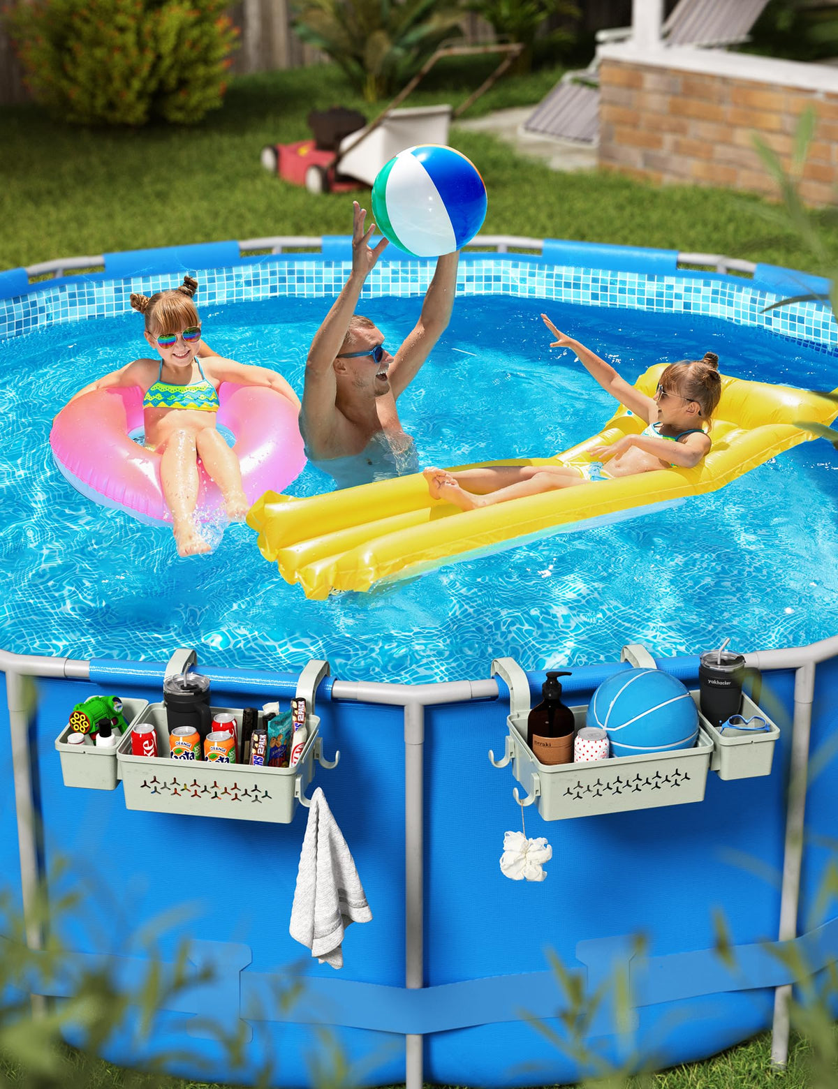 SUMMERBUDDY neat poolside area creates a tidy, inviting space.