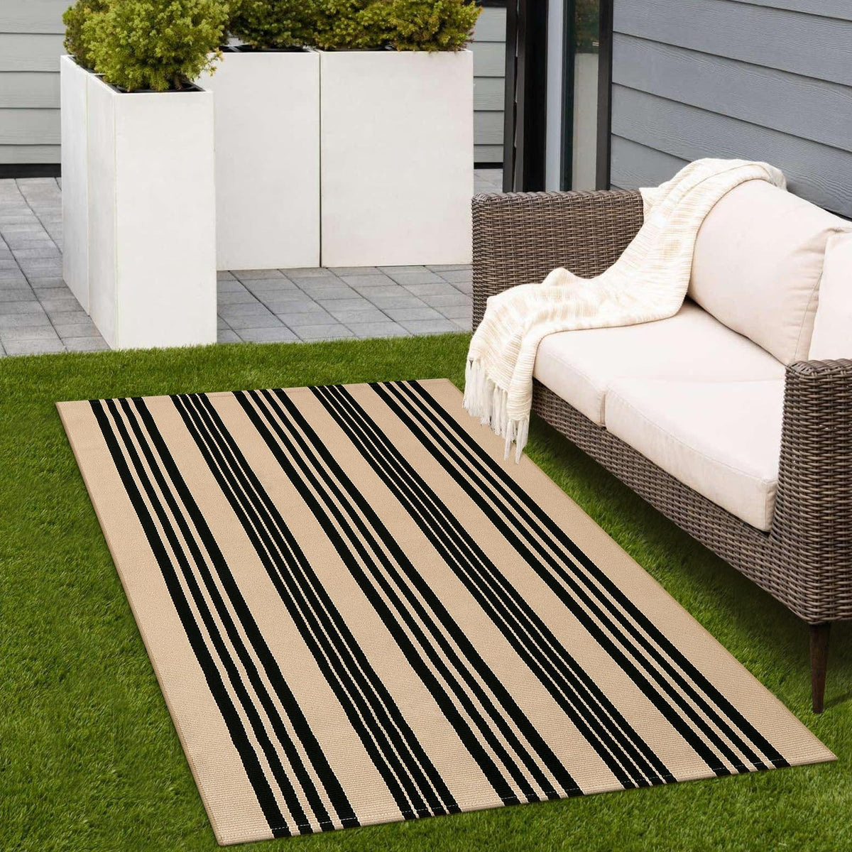 Sungea doormat works with non-slip base for safety.