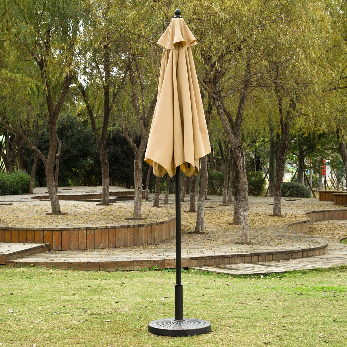 Sunnyglade 6-rib design provides stable shade across the seating area.