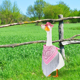 Sunnymove outdoor garden decor goose display in a yard setting