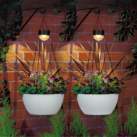 SUNNYPARK weather-resistant plastic pot withstands outdoor conditions