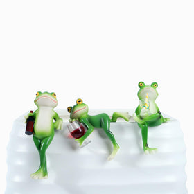 Suqorinp frog garden ornament for outdoor display
