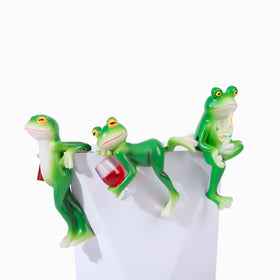Compact Suqorinp lawn frog statue for small spaces