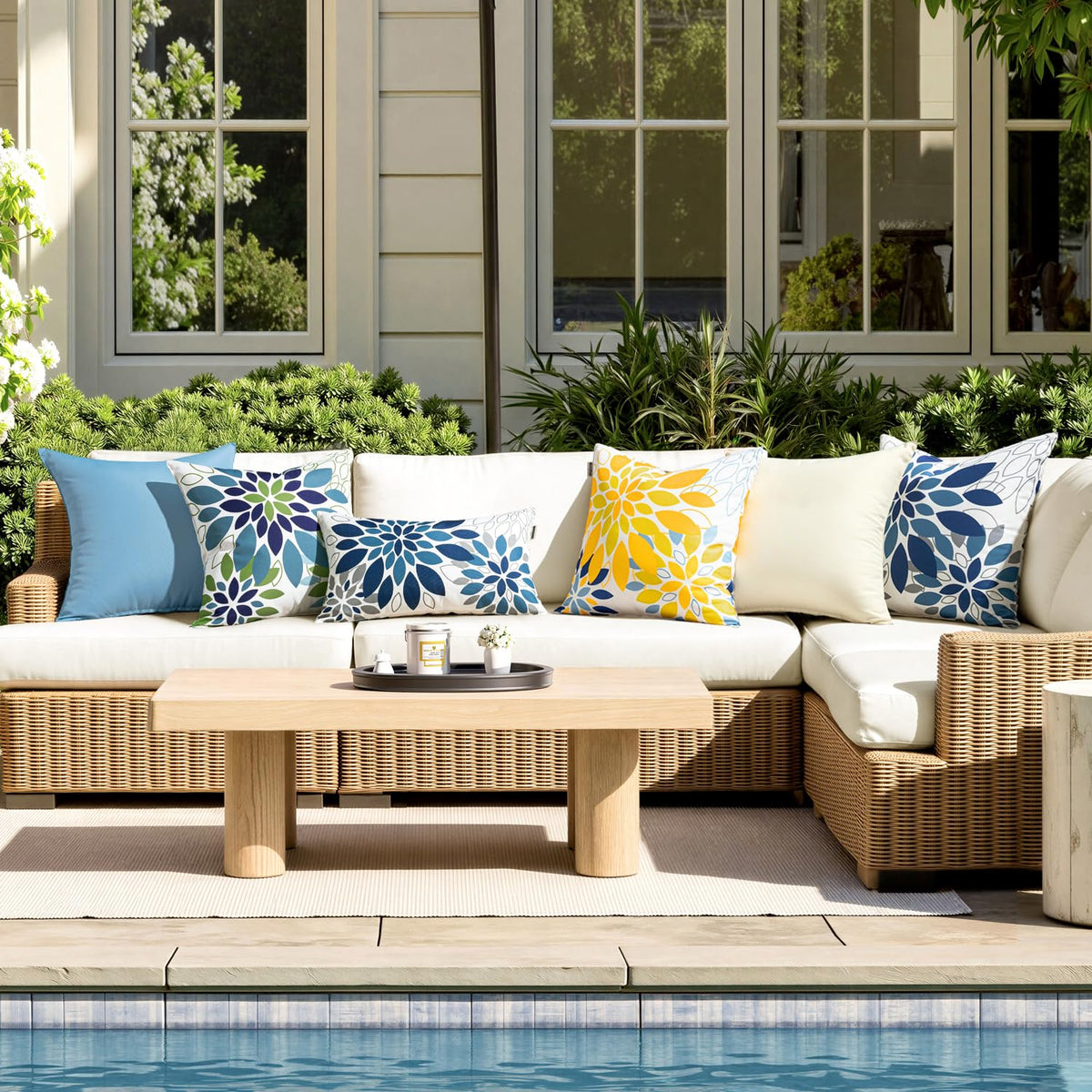 SWANCOCO 18x18-inch pillow cover without inserts for easy cushion swaps.
