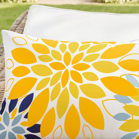SWANCOCO floral pattern brightens porches and indoor sofas.