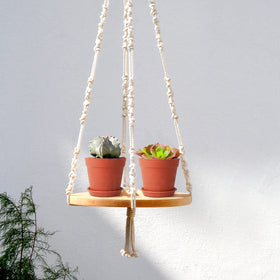SwinDuck small pot for succulents, compact design fits shelves and windowsills.