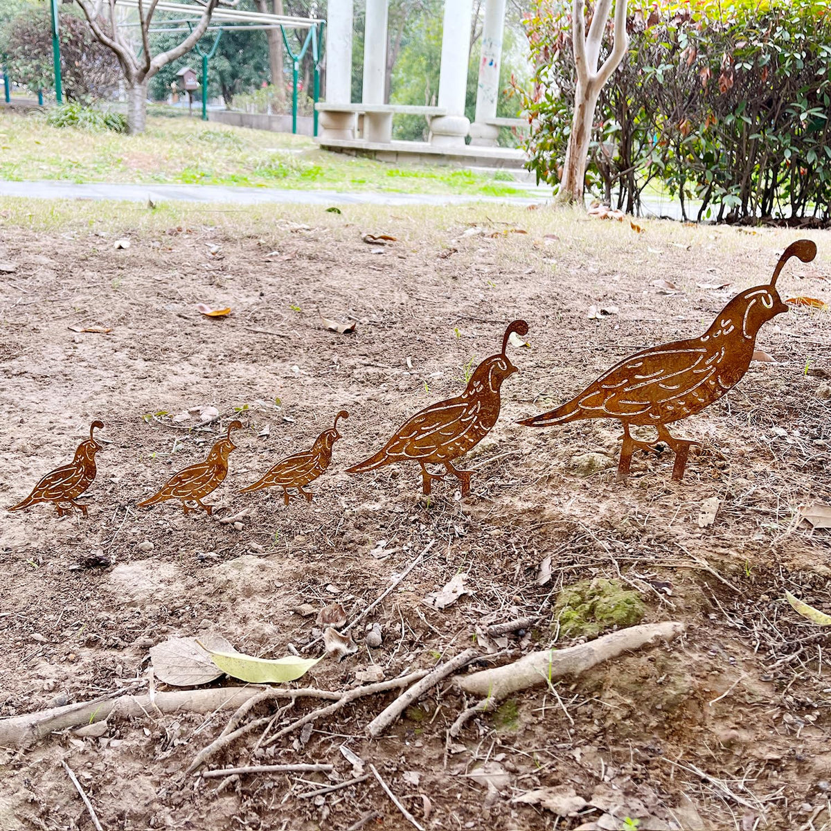 SWNACOR rusty quail patio decor blends antique style