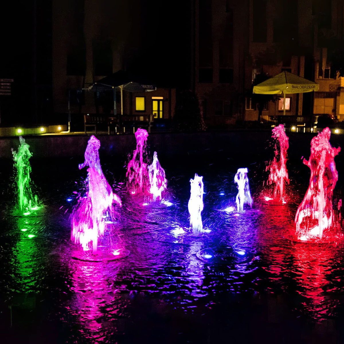 T-SUN five-light RGB set brightens ponds, waterfalls, and aquariums.