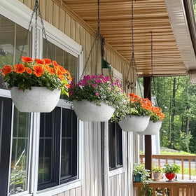 T4U 2-in-1 planter can hang or rest on a table.