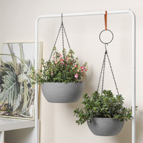 T4U planter with simple chain hanger for quick, tool-free installation.
