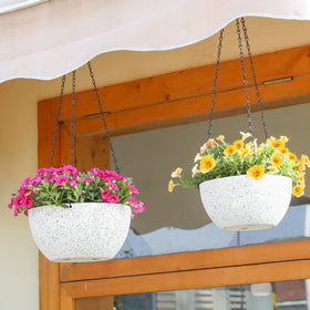 T4U hanging planter with chain hanger for quick balcony setup.