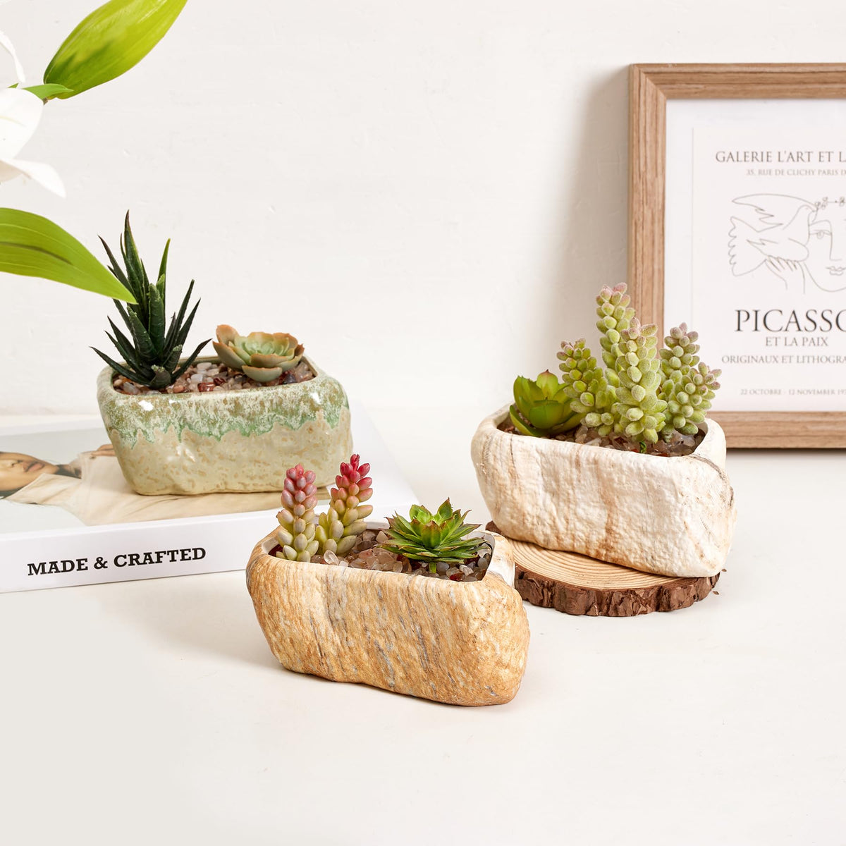 T4U ceramic pots enhance desk or shelf decoration at home or work