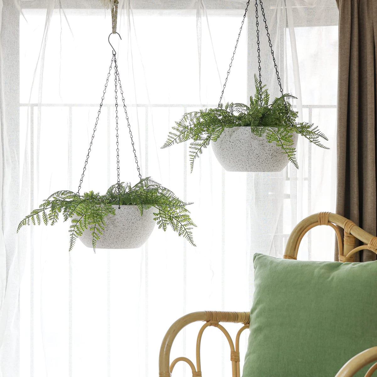 T4U space-saving hanging basket for small balconies and porches.