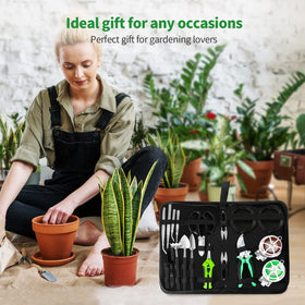 Taschyas Plant Repotting Mat keeps workspace clean and contained.