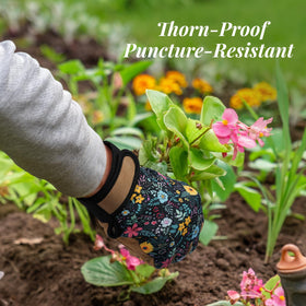 Tavaleu touch-screen compatible gardening gloves for device use in the garden.